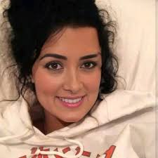 I'm kind of lonely today I need you to tell me you love me and send me a  message privately today honey 🥰🥰🥰