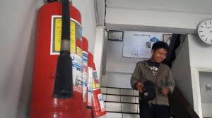 Diskon apar fire extinguisher 25kg abc viking av 25p dry chemical. Wajib Ada Alat Pemadam Api Ringan Atau Apar Di Kendaraan Pribadi Dan Angkutan Barang Tribun Banten