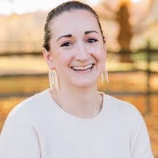 Angela Digiglio's Instagram, Twitter & Facebook