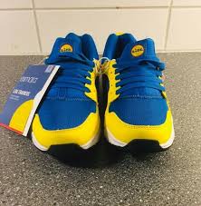 E' il caso delle scarpe lidl andate a ruba in poche ore insieme al resto della collezione di abbigliamento limited edition a marchio della catena di supermercati. Scarpe Lidl Taglia 37 Fan Collection Sneakers Sneaker Slippers 37