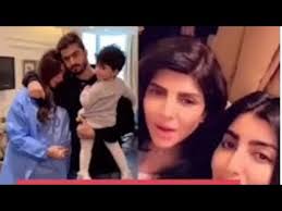طمأنت بثينة الرئيسي، جمهورها عليها وعلى والدتها، وذلك بعد تعرض منزلها لحريق خلال الأيام الماضية، حيث شاركت صورة لها برفقة والدتها من داخل المنزل، حيث ظهرت أضرار الحريق. Ø¨Ø«ÙŠÙ†Ù‡ Ø§Ù„Ø±Ø¦ÙŠØ³ÙŠ ÙˆØºØ¯ÙŠØ± Ø§Ù„Ø³Ø¨ØªÙŠ ÙŠØ¤ÙƒØ¯ÙˆÙ† ÙˆÙ„Ø§Ø¯Ù‡ Ø¯ÙƒØªÙˆØ±Ù‡ Ø®Ù„ÙˆØ¯ Ø¨ Ù£ ØªØ¤Ø§Ù… Youtube