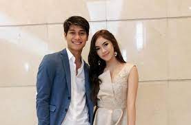 Itu dia tadi potret syahra larez, mantan kekasih rizky billar yang curi perhatian. Beda Usia 8 Tahun 5 Pesona Syahra Larez Mantan Pacar Rizky Billar Matamata Com