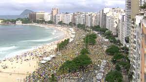 Manifestantes fazem ato pró-Bolsonaro em Copacabana | Rio de Janeiro | G1