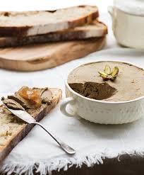 Les foodies vous présente 266 recettes avec photos à découvrir au plus vite ! Mousse De Foies De Volaille Aux Pistaches Maison Et Demeure Maison Et Demeure