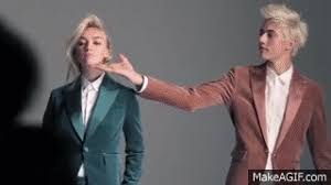 The place to see and be seen. Collections Lucky Blue Smith Et And Daisy Clementine Smith On Make A Gif
