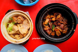 This recipe is the hokkien version of bak kut teh which is popular in klang, malaysia. Weng Heong Bak Kut Teh æ°¸é¦æµ·åèéª¨è¶ Taman Intan Klang S Bkt Central Johor Kaki Travels For Food