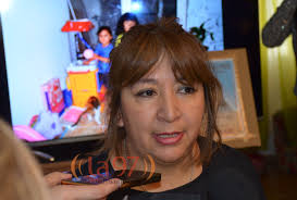 María Elena publicó una foto suya a los 16 años, junto a la imagen que  representa a Sofía a la misma edad