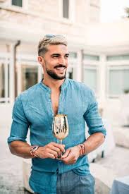 Il biondo platino, in stile peaky blinders, irresistibile e misterioso. Fedez Luke Evans E Gli Altri Gli Uomini Famosi Che Si Tingono Biondo Platino Corriere It