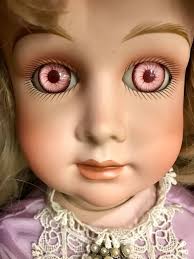 Strange video found in earring listing