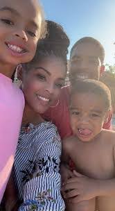 Sam Nix's Instagram, Twitter & Facebook