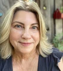 Stacey Carden's Instagram, Twitter & Facebook