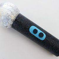 How To Make A Play Microphone For Kids Ehow Com Kids Microphone Microphone Craft Microphone