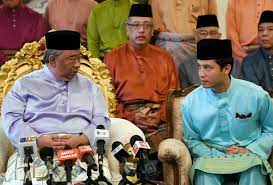 Dikurniakan empat orang putera dan lima orang puteri iaitu tengku amir nasser; Pahang S Prince Charming Younger Brother Of New Sultan Sets Hearts Aflutter Se Asia News Top Stories The Straits Times