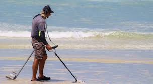 Whether in a professional setting or for the detection of treasures on the amateur side, we all had the opportunity to use or see in action a metal detector.we see that it. Guide To Deep Search Metal Detecting Best Detectors Tools Tips Discover Detecting