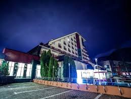 Scegli un hotel lussuoso in brasov, localizzato nel centro citta; Hotel Piatra Mare Poiana Brasov