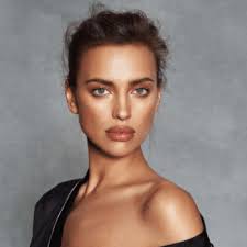 В момента и тя е необвързана: Irina Shejk Biografiya I Lichnaya Zhizn Modeli