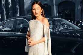 Www.001am.com (and subdirectories) blocking quotient: Constance Wu S Hand Embroidered Crazy Rich Asians Premiere Dress Took 765 Hours To Make Glamour