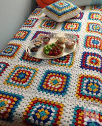 renkli tig isi orgu battaniye yatak ortusu couverture carree au crochet idees de crochet tricot et crochet