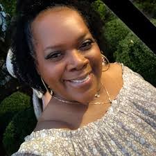 Ella Shook's Instagram, Twitter & Facebook