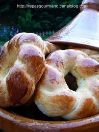 Brioches Tressees Aux Graines D Anis Cuisinons Ensemble Recettes De Cuisine Cuisine Brioches