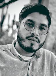 Entrevista a Manuel Salazar, autor del libro Yo bastardo