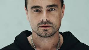 Listen to music by dinand woesthoff on apple music. Dinand Woesthoff Ik Vind De Dood Eerder Een Vriend Dan Een Vijand Linda Nl