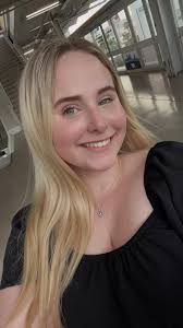 🎄Thanks to the girls at Cherry Lane who helped me get my Christmas gifts  and work outfit together!🎄