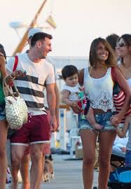 Her dad was an entrepreneur, and her mom a homemaker. Cutest Couple Ever Leo Messi And Antonella Roccuzzo 14 Photos Lionel Messi Messi Leo Messi