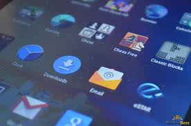 After you select the app, storage and cache options should be available. How To Fix Apps Freezing And Crashing On Android Devices Technobezz