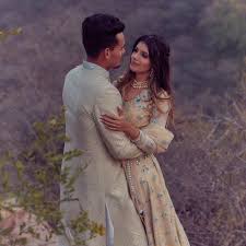 Rahul desraj chahar (born 4 august 1999) is an indian cricketer who plays for rajasthan in the domestic circuit. Pin By Nikita Hbd Hitman On Rahul Chahar Couple Photos Couples Photo