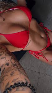 ❤️🤍 or 💙 ? lmk here @caleighmackenzie12 on fanfix ❤️🤍💙