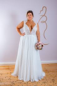 Maybe you would like to learn more about one of these? Curvy Brides Brautmode Fur Die Kurvige Frau