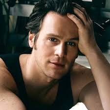Happy Birthday 40 JONATHAN GROFF @jonathangroff_xo Jonathan Groff es un  actor y cantante estadounidense, nacido el 26 de marzo de 1985 en  Lancaster, Pensilvania. 🔸️ Es conocido por su versatilidad en