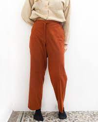 Sa coupe droite conviendra à toutes les. Pin Op Lindemodable Shop Clothing