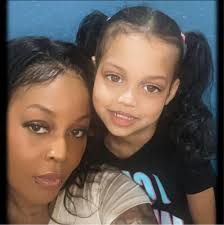 Biggie talking about her boyfriend passing away low-key broke me especially  when she said half of her heart is gone and she's breathing with half a  lung and she doesn't have it