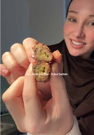 omg du mussssst das testen 😭🤚🏽🩵 #dubaichocolate #dubaidates  #dubaidatteln #ramadan #iftar