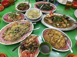 Dapurnya ada di depan, jadi ketika masuk area restoran kamu akan langsung disambut lezatnya aroma masakan. Wong Fu Kie Hakka Jakarta Restaurant Reviews Photos Phone Number Tripadvisor
