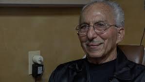 86-year-old barber has no plans to cut career short