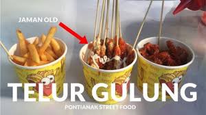 10 tusuk telur gulung siap dimakan bersama saus sambal. Telur Gulung Bisnis Nostalgia Jajanan Yang Viral Dan Enak