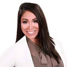 Victoria Strayer's Instagram, Twitter & Facebook