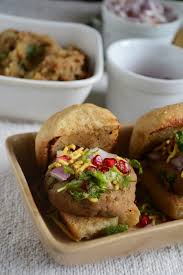 Kutchi Dabeli Kachchi Dabeli Pav Kutchi Double Roti Recipe Recipe Roti Recipe Recipes Chats Recipe