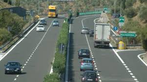 Riprofilatura scarpata e ricarico in banchina luogo: A11 Martedi Chiuso Per Una Notte Il Tratto Pisa Nord Lucca Est Verso Firenze Luccaindiretta