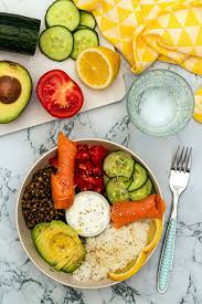 Buddha Bowl Au Saumon Fume Amandine Cooking En 2020 Saumon Fume Recettes De Cuisine Etre En Bonne Sante