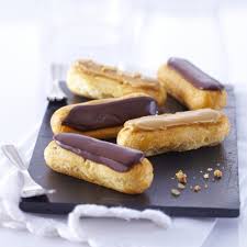 Mini Eclairs Au Cafe Et Au Chocolat Plateau De 28 Auchan Traiteur