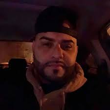 El miedo no te detiene, te despierta….💚 Que vista tan bella!🥰😍 NYC 🗽  Diseño & dirección de imagen: @suzelletaveras Confección: @bridetoberd 📸  @ricardoabreuphotography