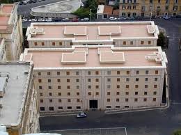 Mini bomba casa santa marta!pic.twitter.com/f15ztaalbl. Come E Dove Vive Il Papa Romagnauno