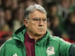 Selección Mexicana: Martino cambiaría de opinión; Álvarez sería titular vs  Polonia