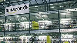 The company operates through three segments: Amazon Aktie Realtime Kurs Dividende Nachrichten 906866