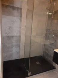 Découvrez nos salles de bains complètes ainsi qu'un ensemble d'équipements pour les salles de bains afin de réaliser le projet d'agencement de vos rêves. Salle De Bain Le Chic Du Beige Du Noir Et Or