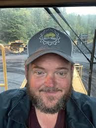 Billy Quick's Instagram, Twitter & Facebook